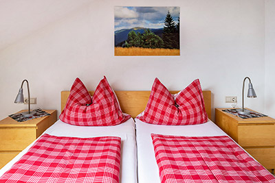 Schlafzimmer mit Doppelbett