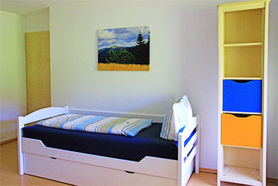 Schlafzimmer Nr. 2 mit Doppelbett,Einzelbett und Babybett