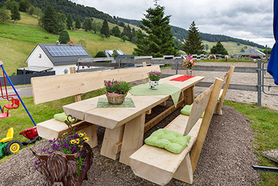 Schlafzimmer Nr. 3 mit Doppelbett und Einzelbett